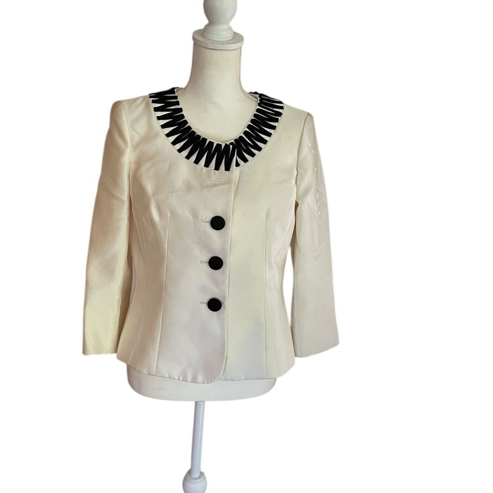 Kasper Cream and Black Satin Blazer NWT *With Flaws” Sz 8P